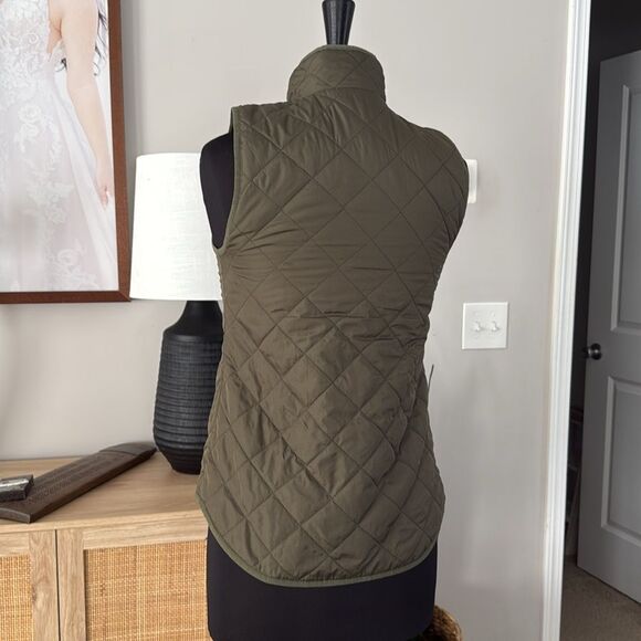 Old Navy Lightweight Quilted Green Vest - Picture 4 of 5